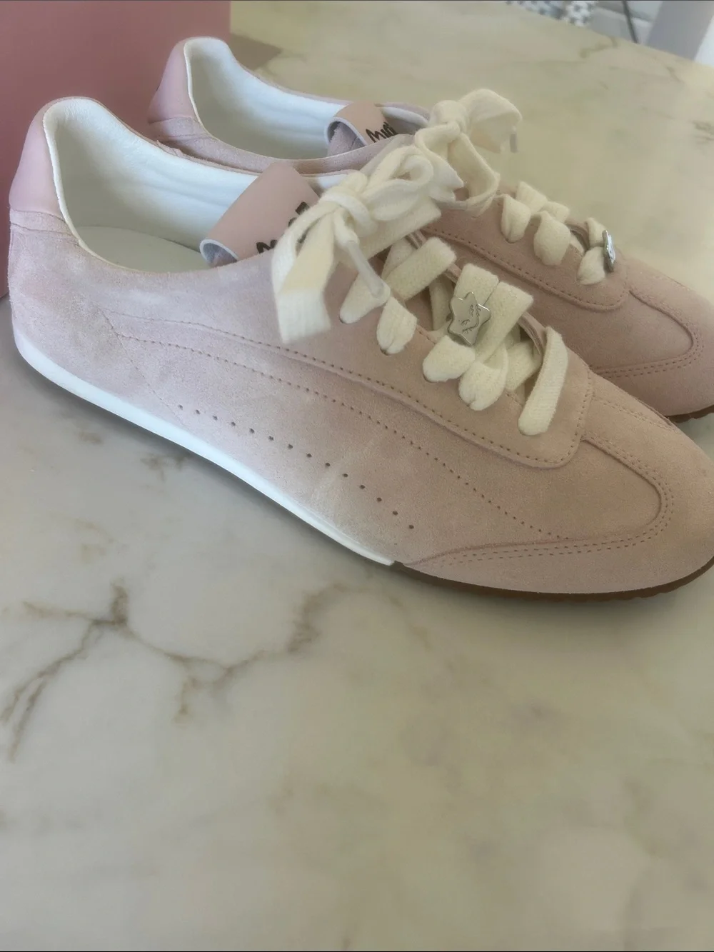 ALO Yoga Jisoo sneakers pink